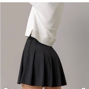 Francesca’s Black Pleated Mini Skirt - NWOT M